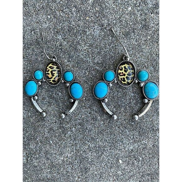 Tribal Horseshoe Leopard Cabochon Turquoise Charms Wire Earrings Southwestern - Picture 5 of 8